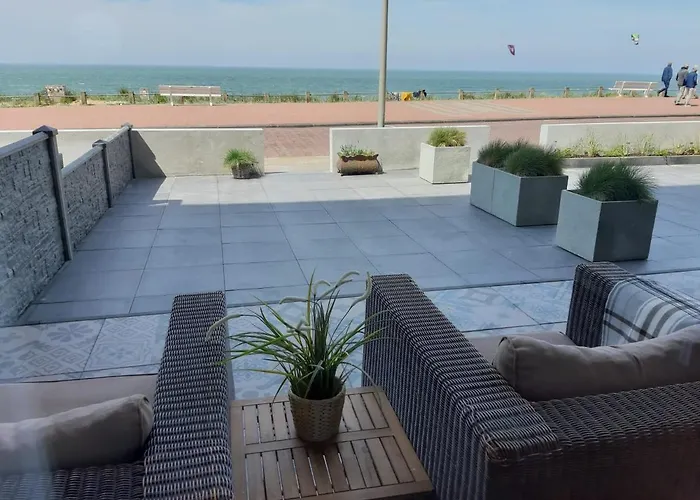 Benny\'S Beach House 1
